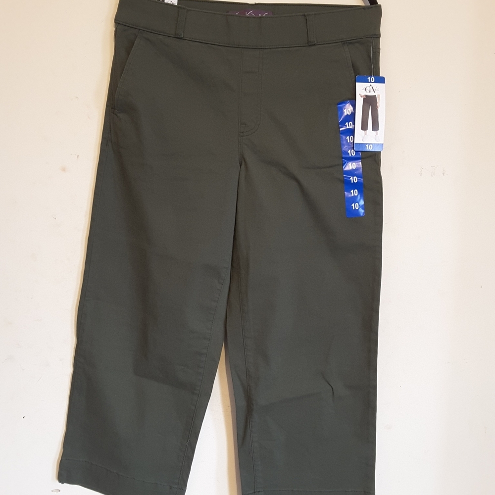 Gloria Vanderbilt Olive Green Capri Pants